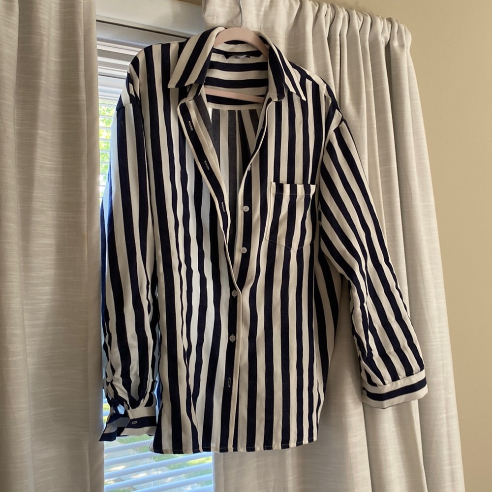 Kittenish Button Down - Picture 2 of 5